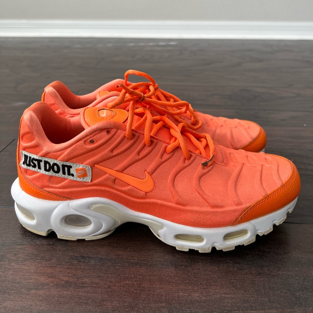 NIKE Airmax Just Do It- Size9W
